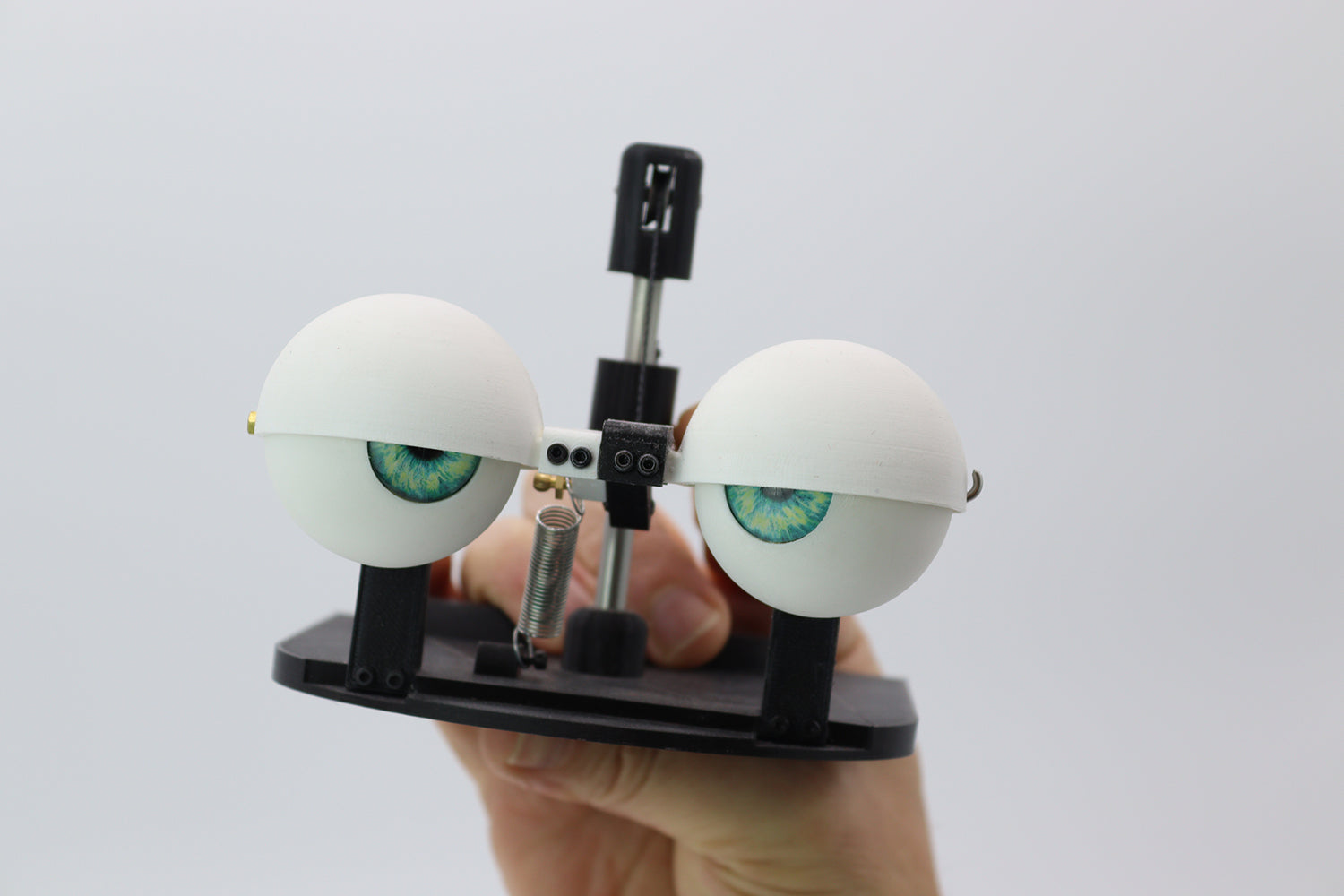 Hand Operated Eye Mechanism for Puppets